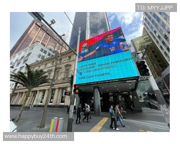 足球巨星街头漫步穿搭秀 展现不为人知的日常魅力